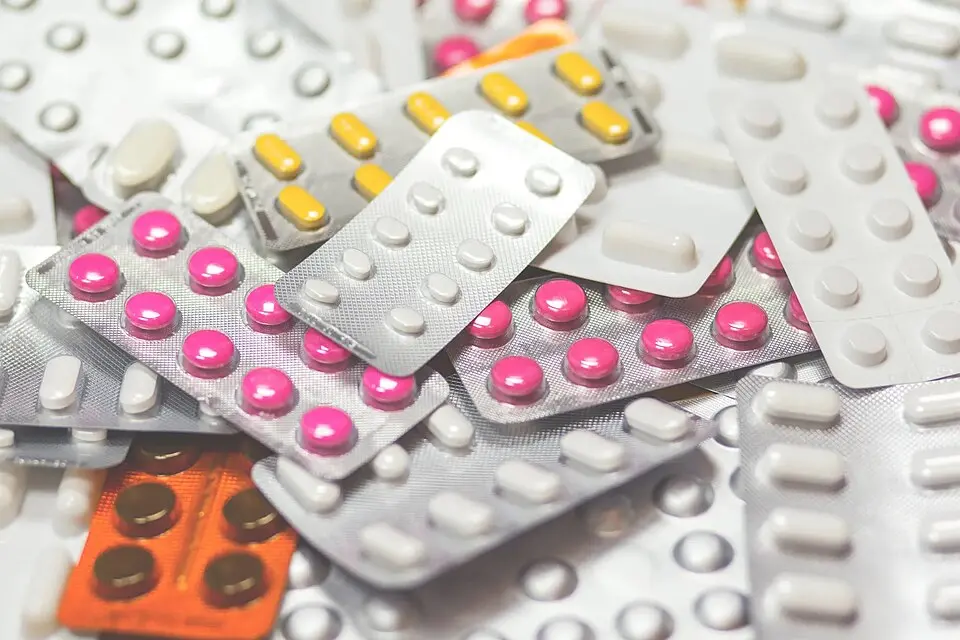 رزمتیروم (Rezdiffra) — اولین داروی تأییدشده‌ی FDA برای NASH با فیبروز